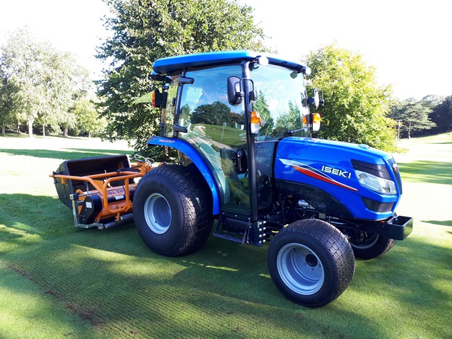 Iseki TG5 on the tee